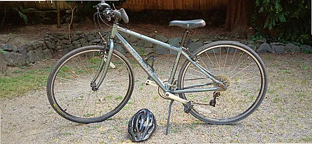 16"Bianchi Engineered ISEO bicycle. Barely used, with Shi Mano 9 with V-Gears.